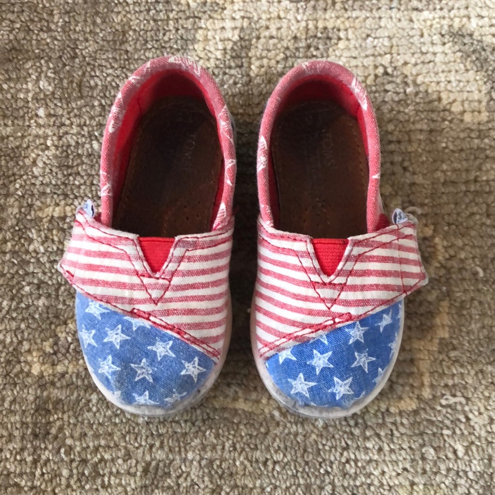 Toms T5 American flag shoes